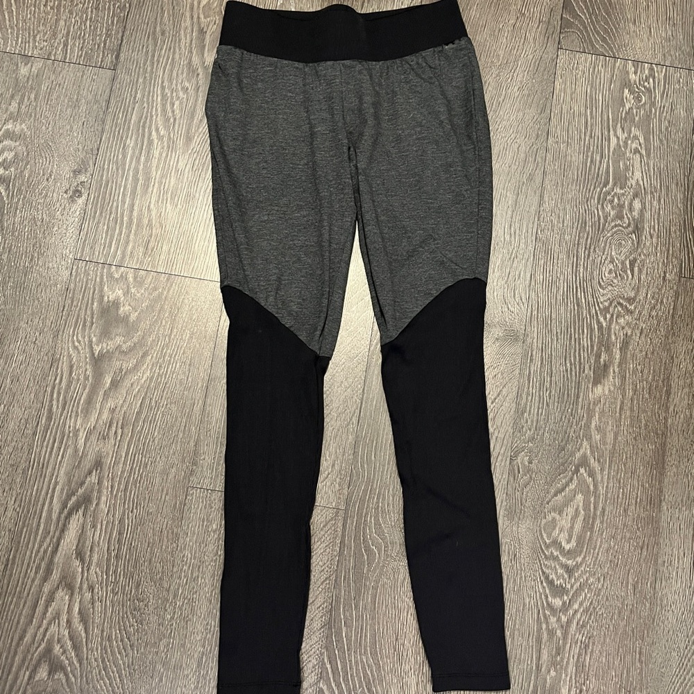 Under Armour Compression Leggings (black and grey)